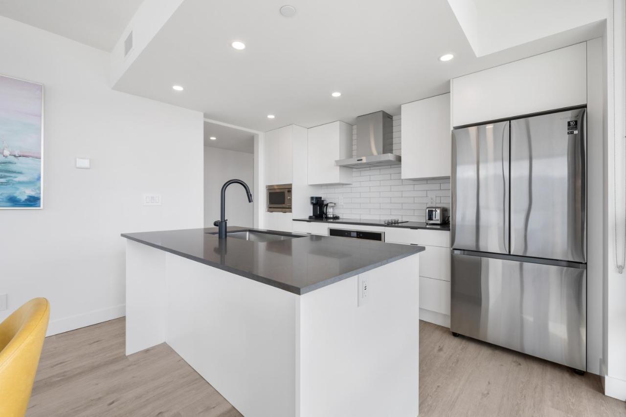 Brand New Luxury Downtown Near The Beach #13 Kelowna Dış mekan fotoğraf