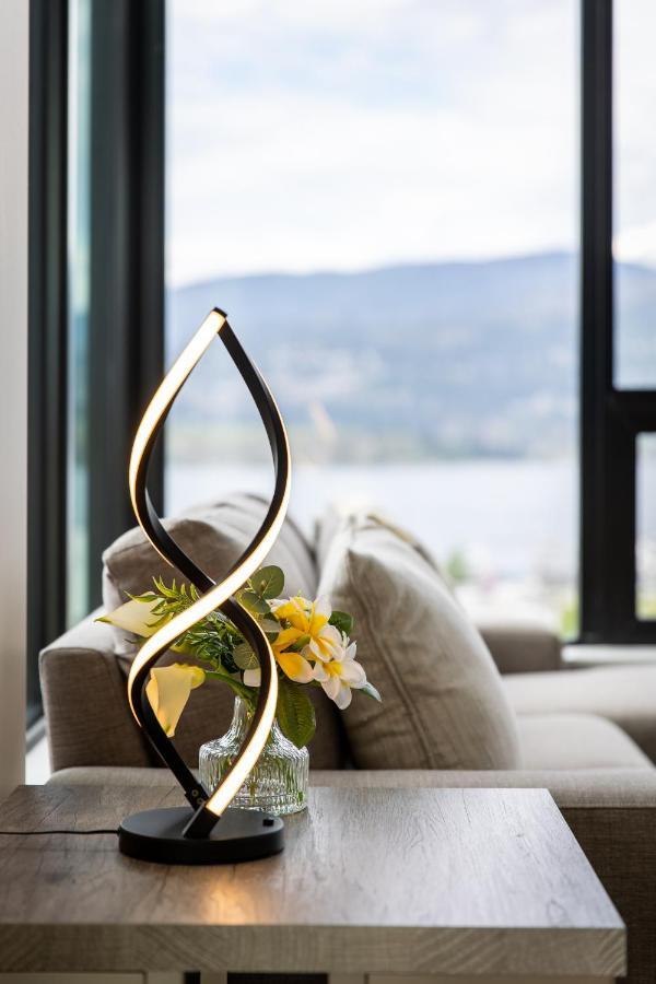 Brand New Luxury Downtown Near The Beach #13 Kelowna Dış mekan fotoğraf