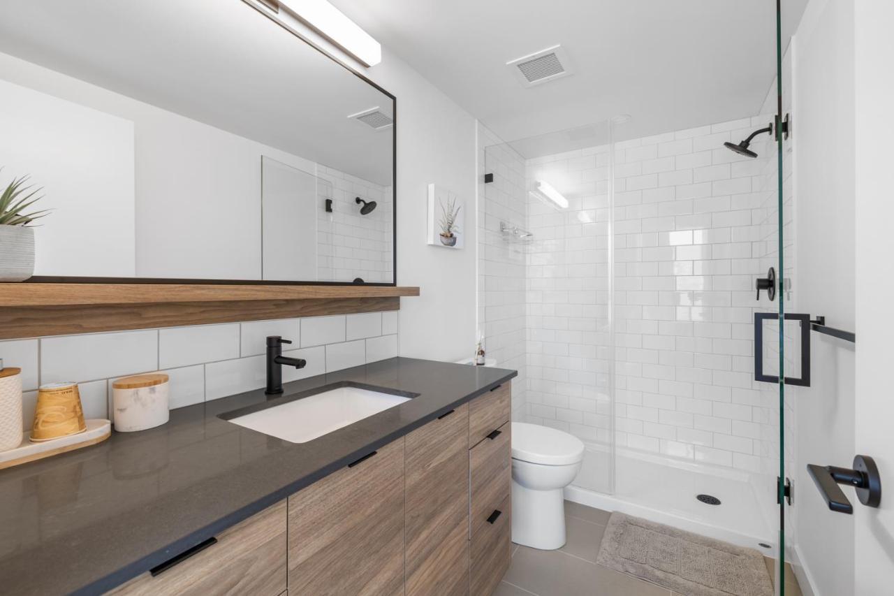 Brand New Luxury Downtown Near The Beach #13 Kelowna Dış mekan fotoğraf